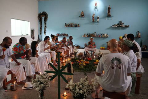 Batismo de juremeiros em ritual da religião jurema sagrada no Terreiro Orestes, em Belho Horizonte (MG)