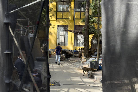 São Paulo, SP, BRASIL, 26-02-2025: Ilustríssima - Perfil do ator Marco Pigossi. Foto realizada na Dod Alfaiataria, em Pinheiros. (Foto: Lucas Seixas/Folhapress).  ***Exclusivo Folha de S. Paulo ***