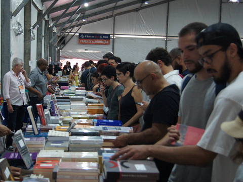 Edição presencial da II Feira do Livro da Unesp, em 2019