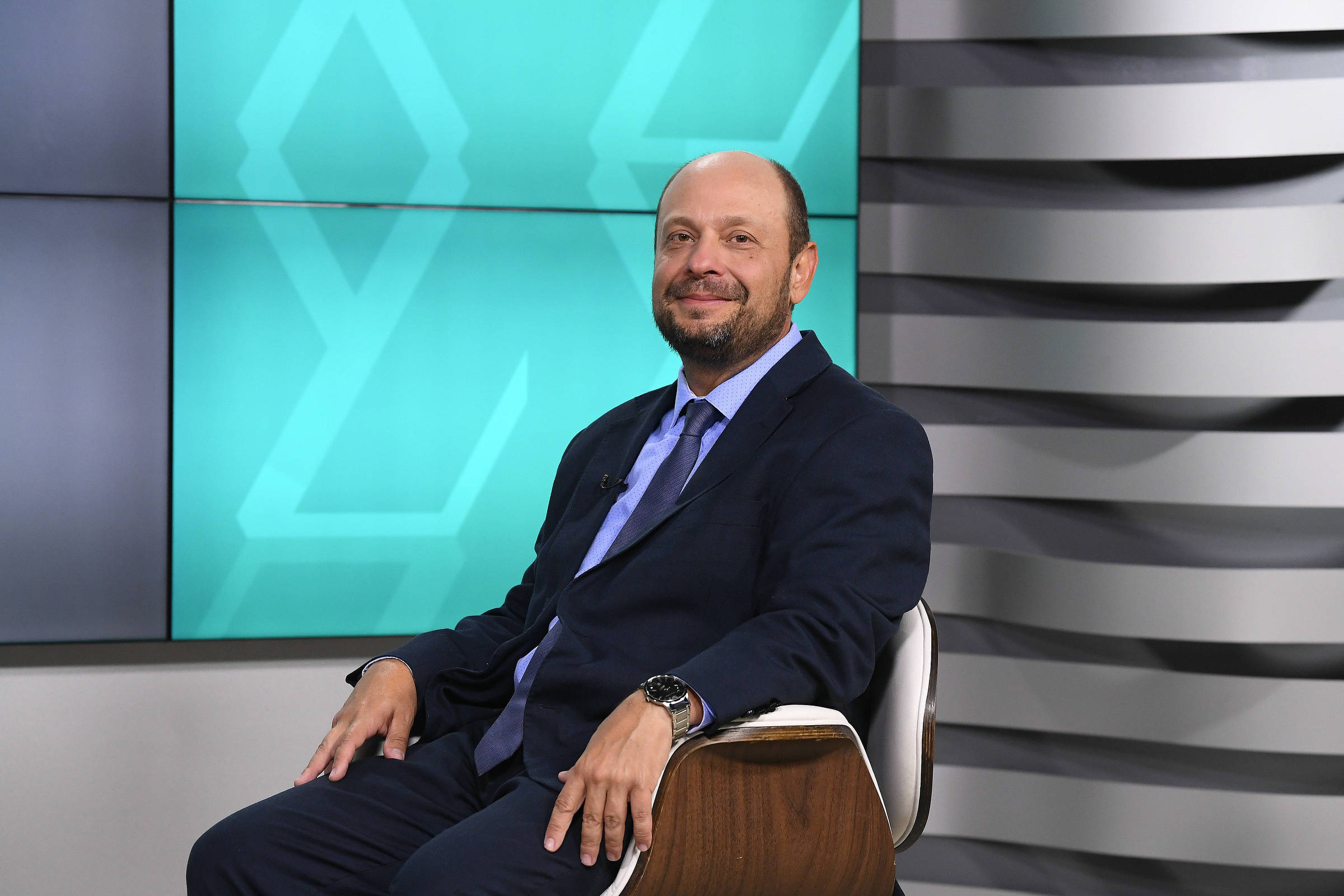 INSS suspende programa Vale+ após denúncias de cobrança indevida pelo PicPay