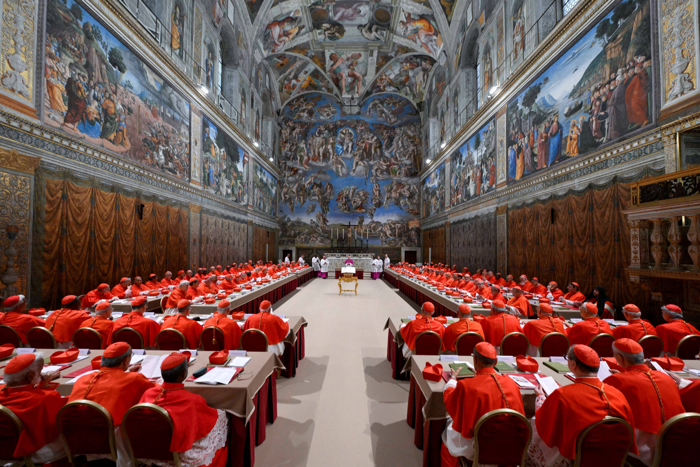 Bancado pelo Vaticano, conclave custa milhões; segurança cabe ao Estado italiano