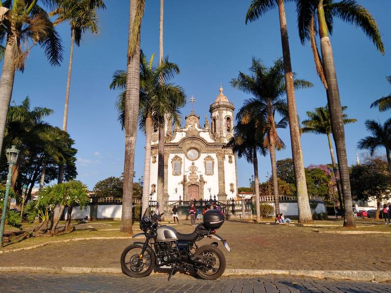 Viajar solo de moto requer atenção, mas liberdade supera as incertezas