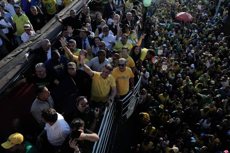 Bolsonaro participa de ato por anistia 3 dias após alta hospitalar