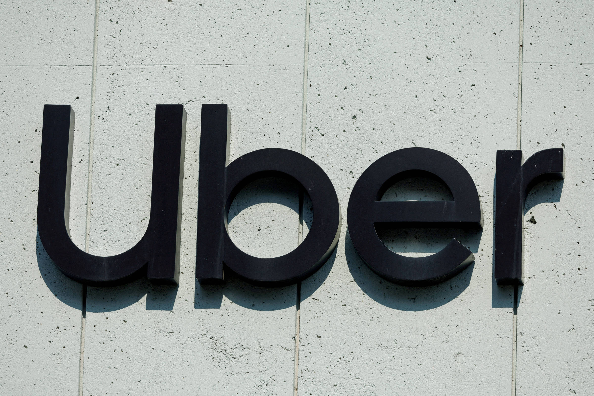 Receita global abaixo do esperado da Uber mostra desaceleração do transporte por app