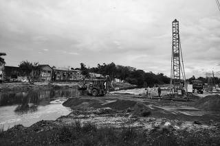 Obra na etapa 1 do projeto de um parque urbano no igarapé São Joaquim, em Belém, financiada com recursos de Itaipu Binacional
