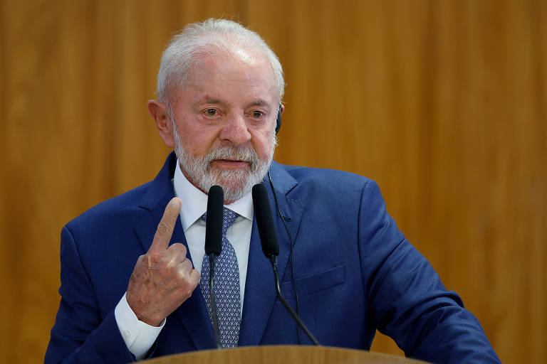 Lula diz ter pedido a Putin fim da guerra na Ucrânia e retorno à política