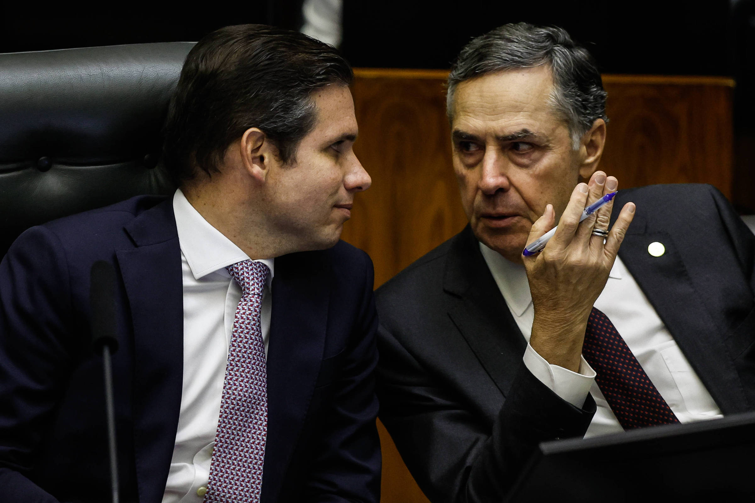 Barroso deixa com 1ª Turma do STF decisão da Câmara sobre Ramagem com brecha a Bolsonaro