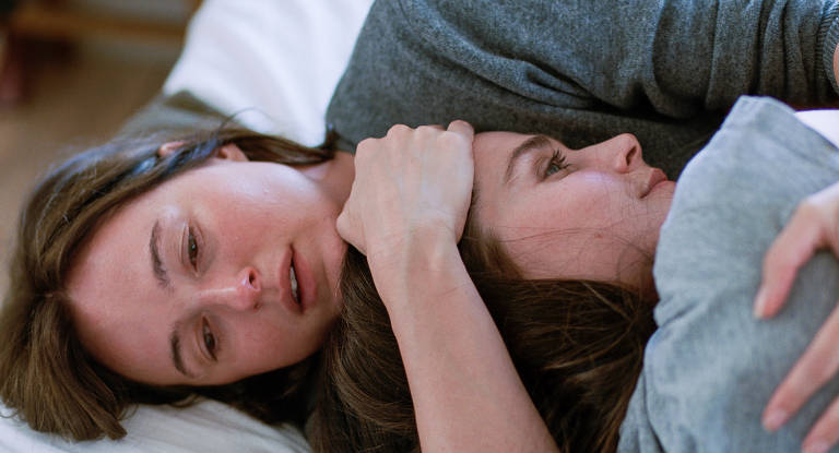 Cineasta Joachim Trier explora relação disfuncional entre pai e filha em Cannes