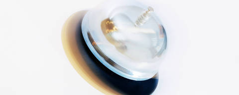 BC-WELL-TINNITUS-ART-NYTSF  ? There aren?t many cures for people who hear phantom ringing or buzzing noises ? but there are ways to manage the condition. (Eric Helgas/The New York Times) ? FOR USE ONLY WITH WELL STORY BC-WELL-TINNITUS-ART-NYTSF  BY MELINDA WENNER MOYER. ALL OTHER USE PROHIBITED. ORG XMIT: XNYTS DIREITOS RESERVADOS. NÃO PUBLICAR SEM AUTORIZAÇÃO DO DETENTOR DOS DIREITOS AUTORAIS E DE IMAGEM