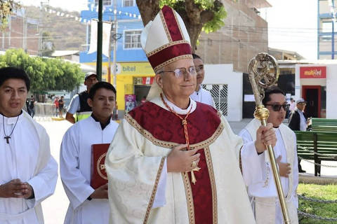 https://f.i.uol.com.br/fotografia/2025/05/08/1746743834681d321ae4f4f_1746743834_3x2_th.jpg