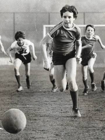 A jogadora de futebol Birgit Bormann no documentário 'GIRLS CANT KICK IT'