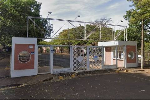 Colégio Livre Aprender, em Uberaba, onde adolescente morreu
