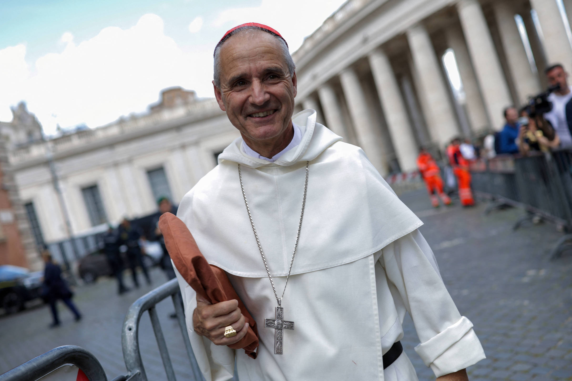 'Sentimos que era ele', diz cardeal francês sobre Prevost durante conclave
