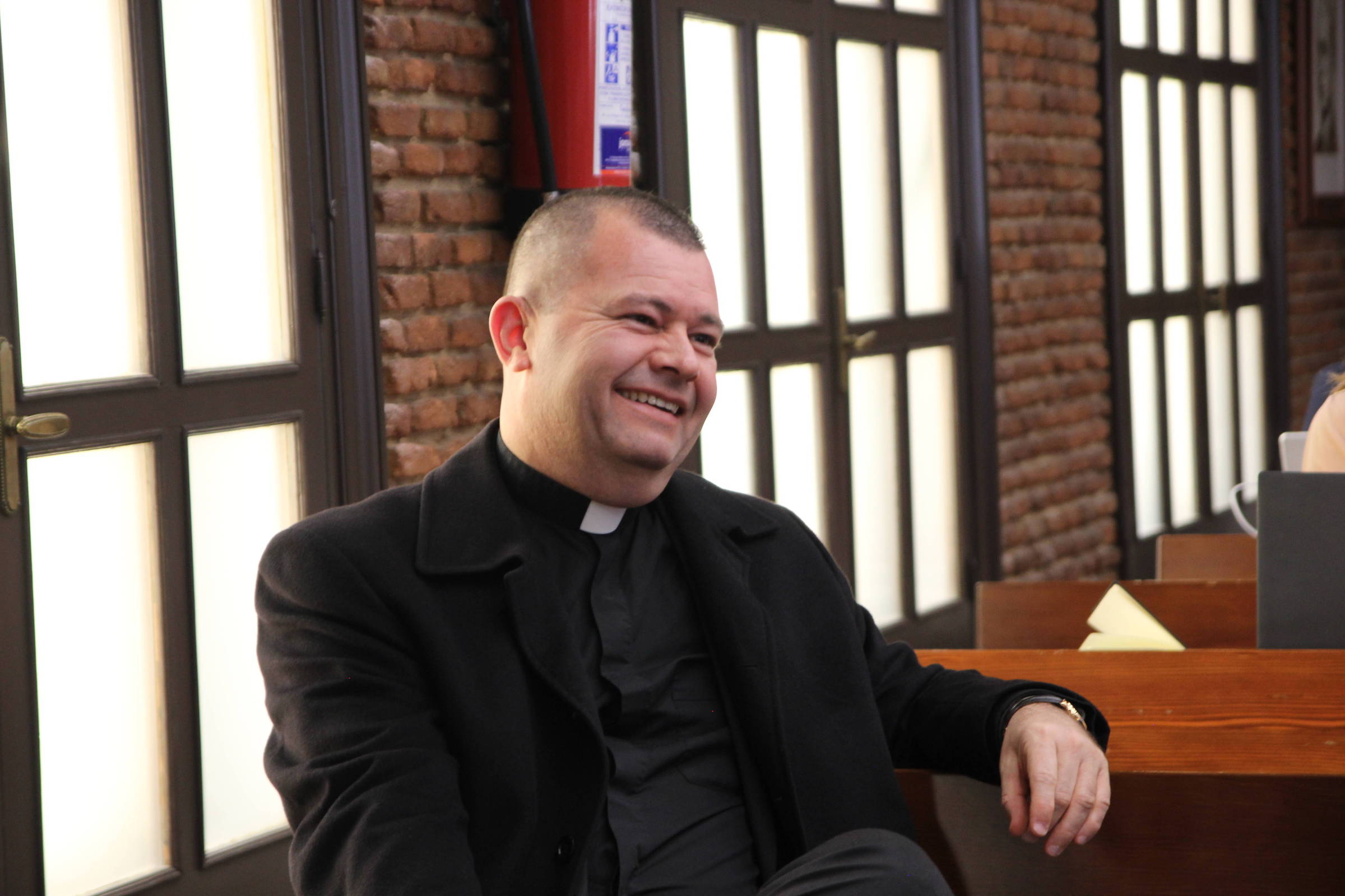 Padre de grupo ultraconservador é onipresente em evento da OAB e se apresenta como amigo do Judiciário