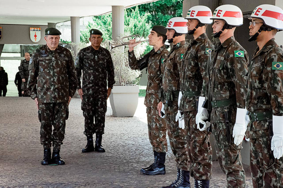 Defensoria pede a Exército regra de alistamento para trans – 10/05/2025 – Painel