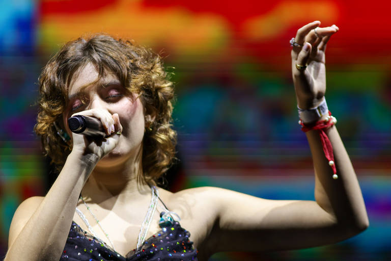 Flor Gil gravará música para trilha sonora de nova novela da Globo