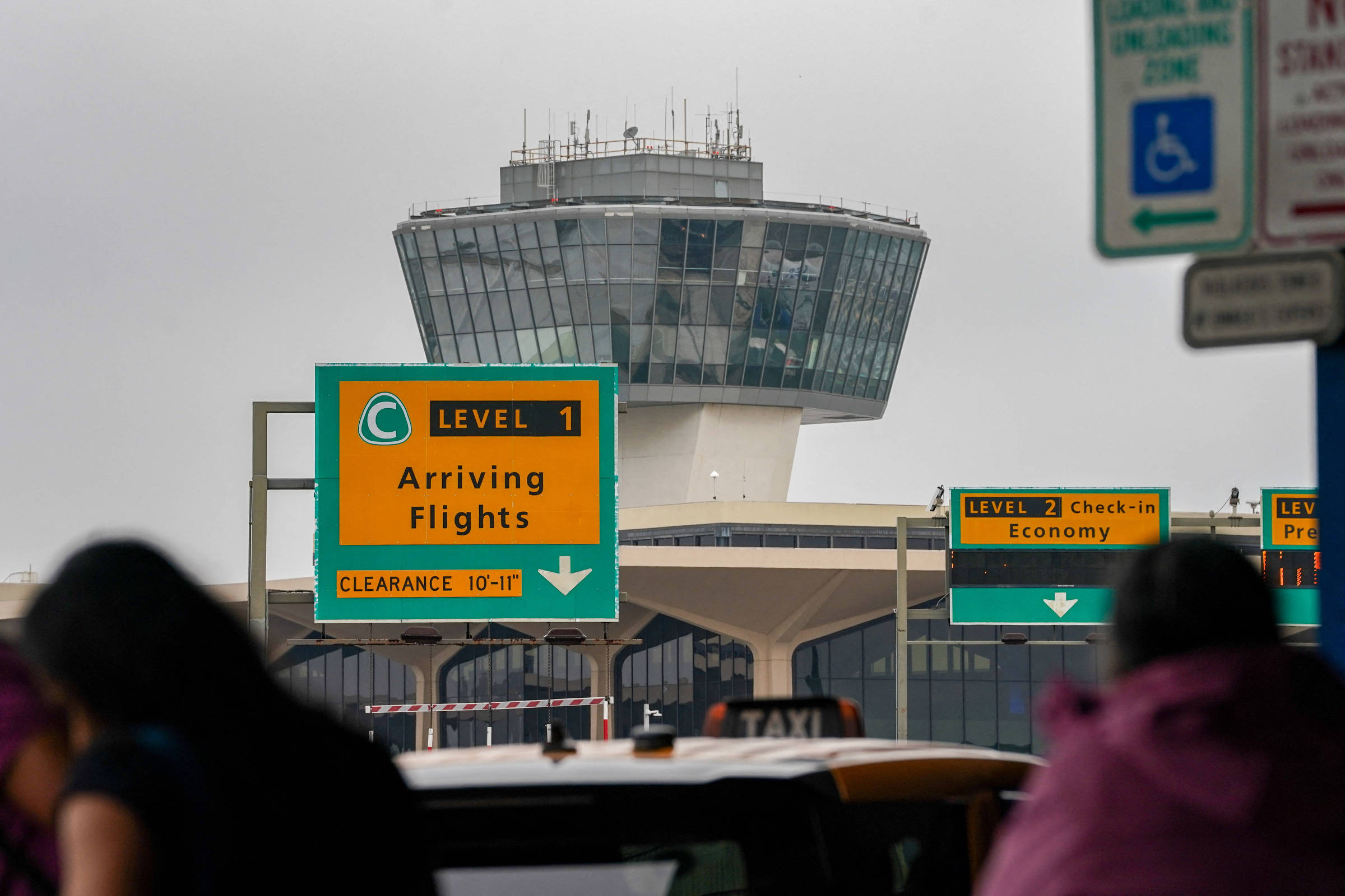 Aeroporto de Newark sofre novo apagão de 90 segundos no controle de tráfego aéreo