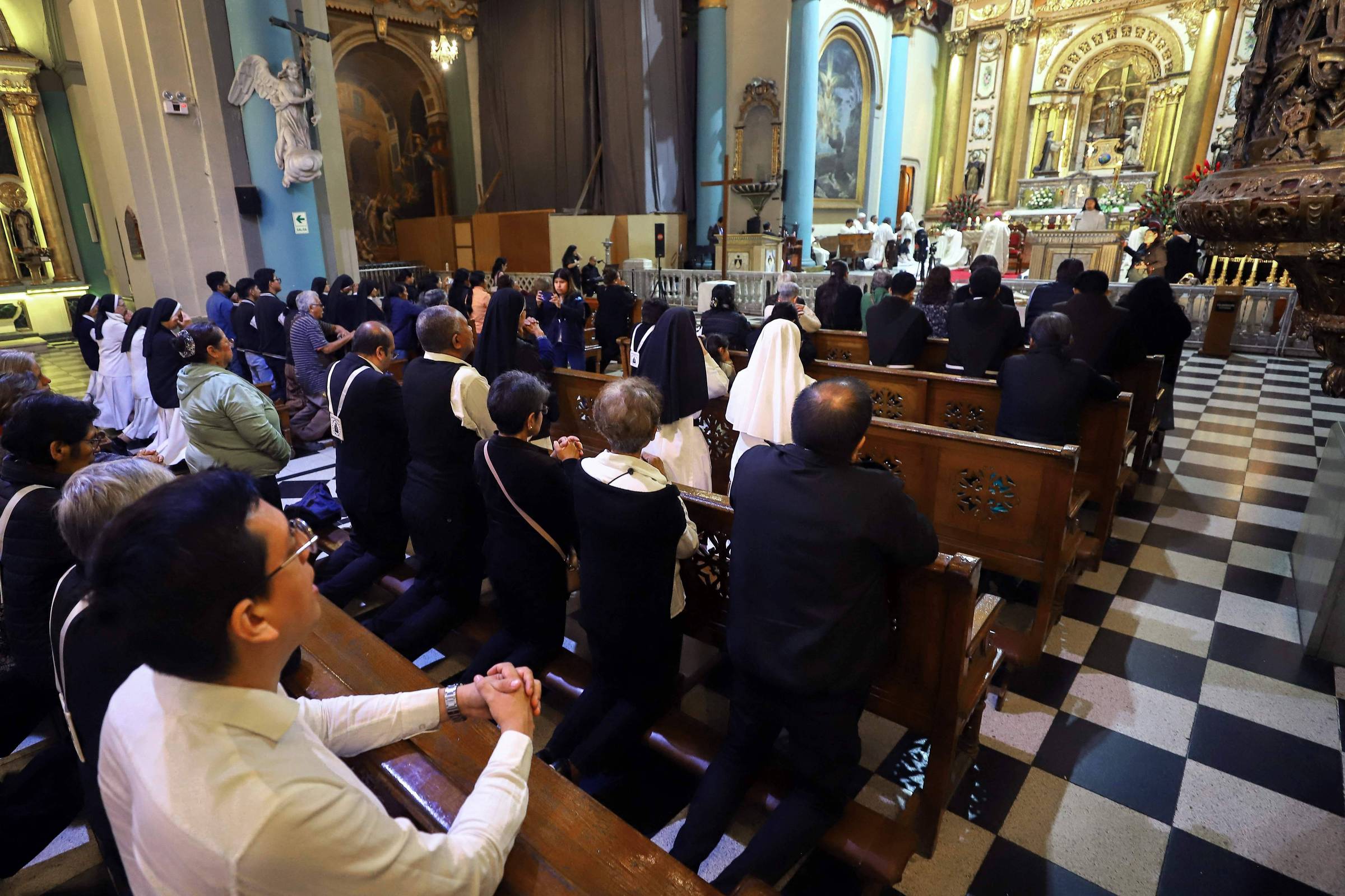 Orgulhosos, peruanos agora esperam que Prevost volte ao país como papa Leão 14
