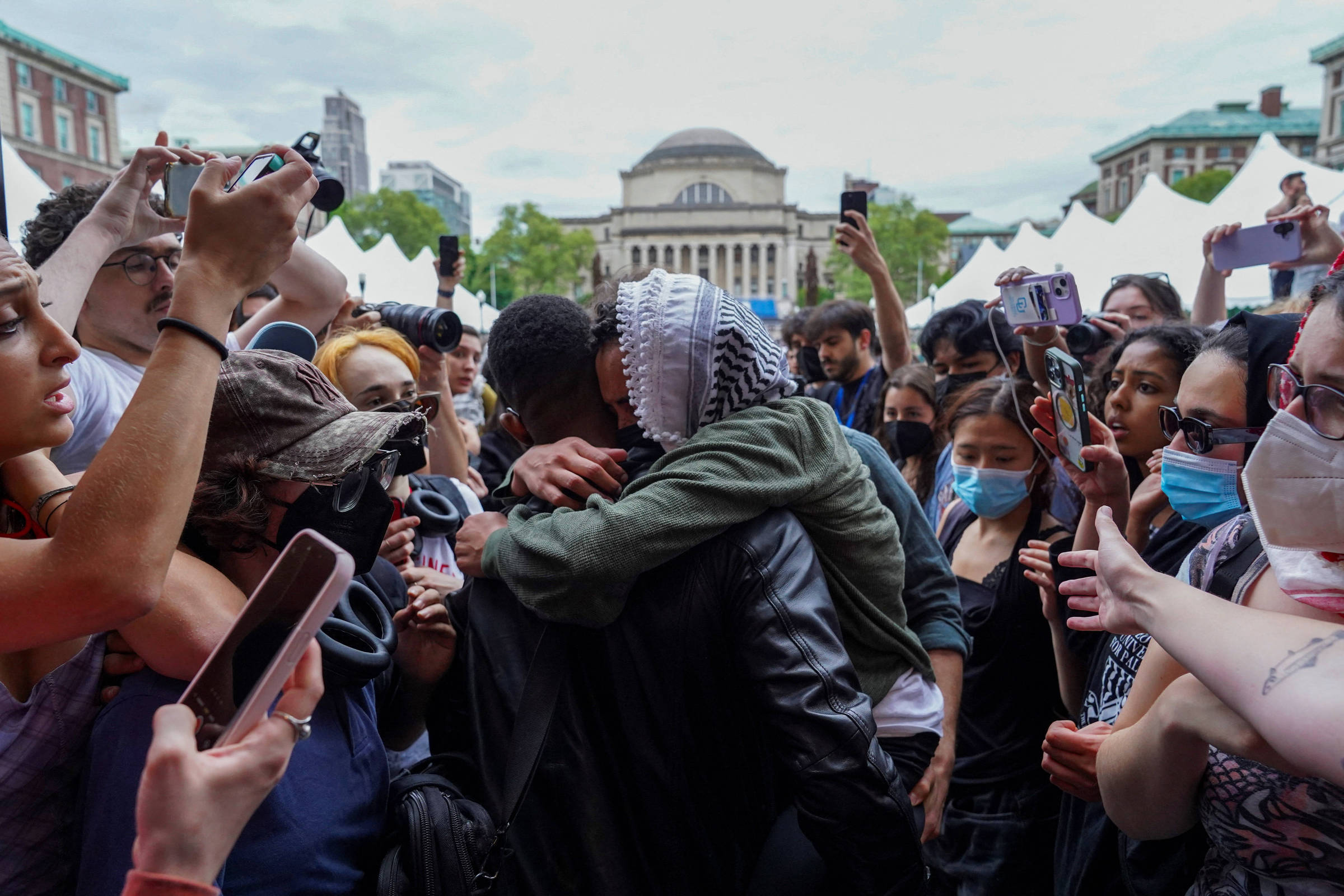 Columbia suspende mais de 65 estudantes por manifestação pró-Palestina