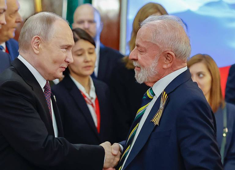 Lula defende participação na festa de Putin e vê críticas como pequenez