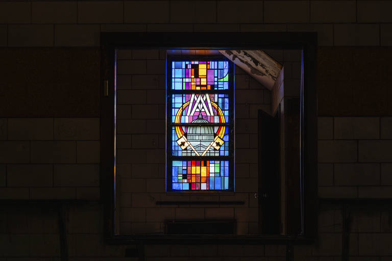 Vitrais da antiga igreja de Santa Maria da Assunção, onde o papa ia a missas em Chicago