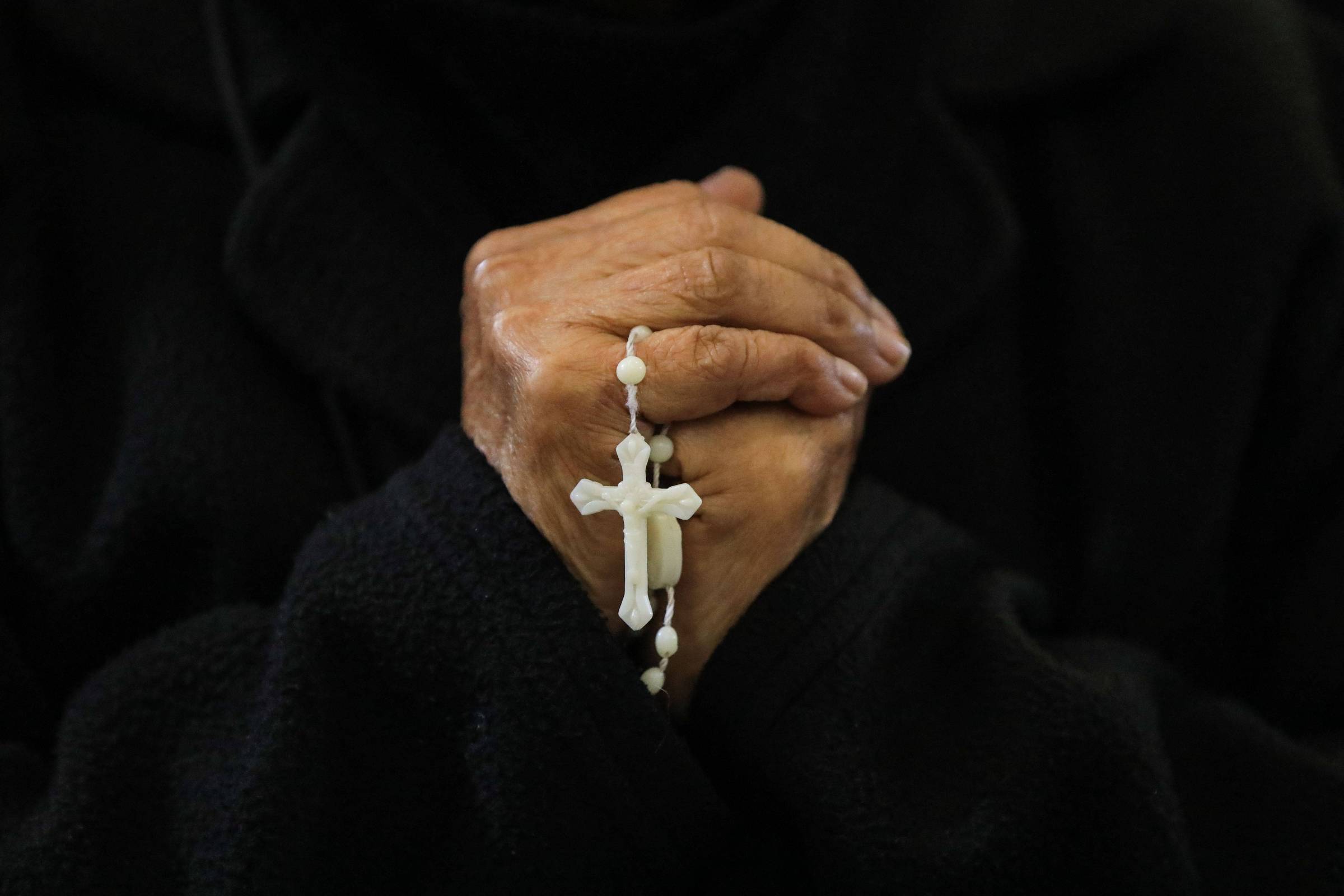 Papa Leão 14 herda Igreja guiada por mulheres, mas governada só por homens