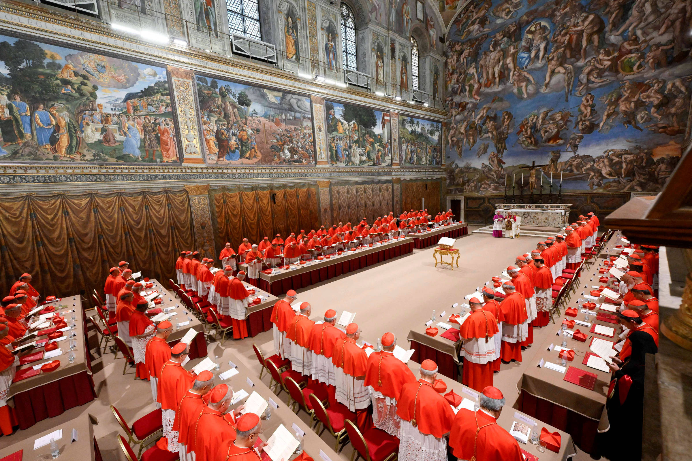 Revelações de cardeais ajudam a montar quebra-cabeças do conclave