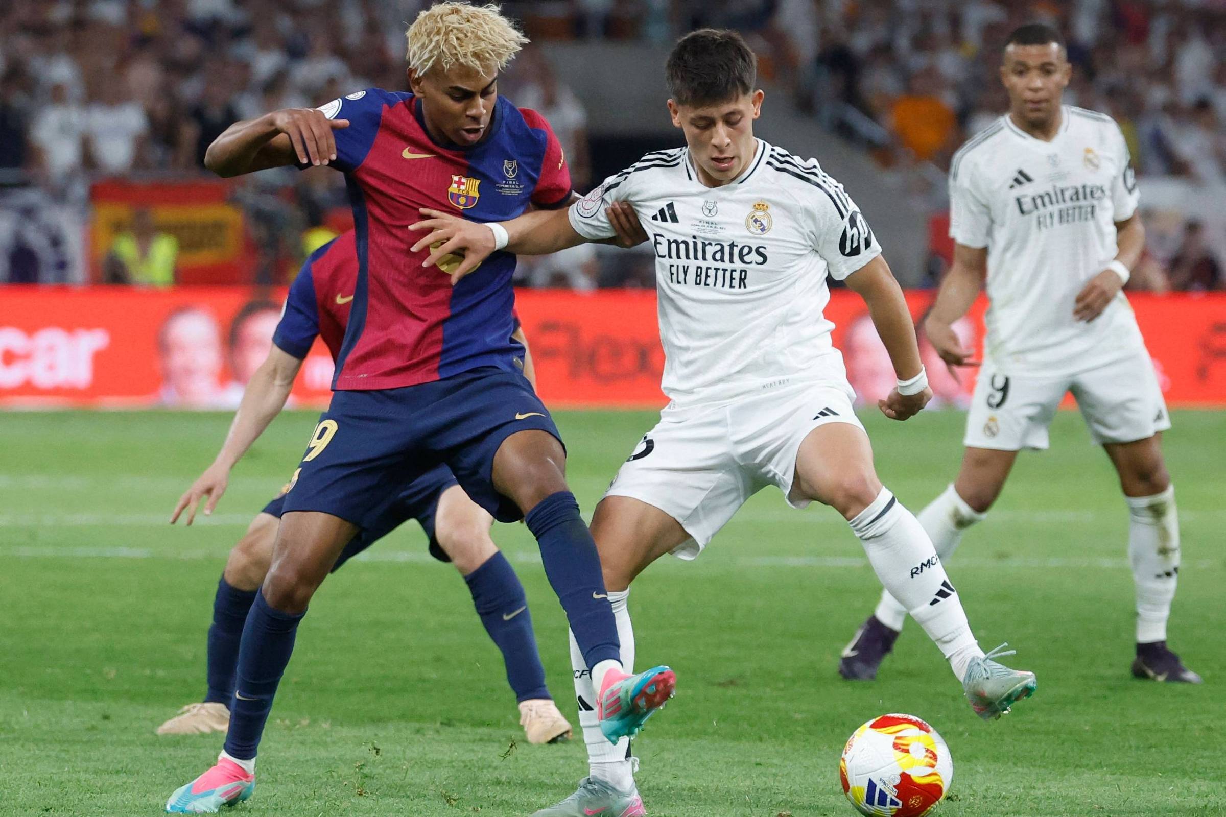 Veja onde assistir ao clássico entre Barcelona e Real Madrid na briga pelo Espanhol