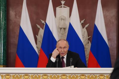 Putin propõe negociações de paz com a Ucrânia após três anos de guerra
