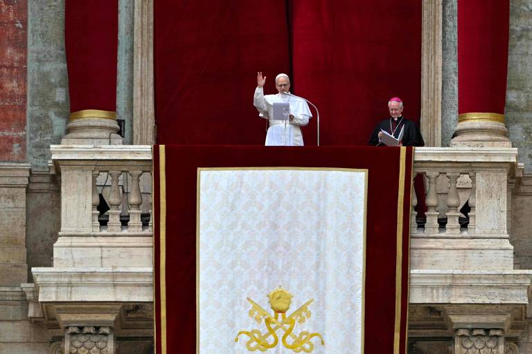 Papa Leão 14 faz apelo por paz mundial em sua 1ª oração dominical