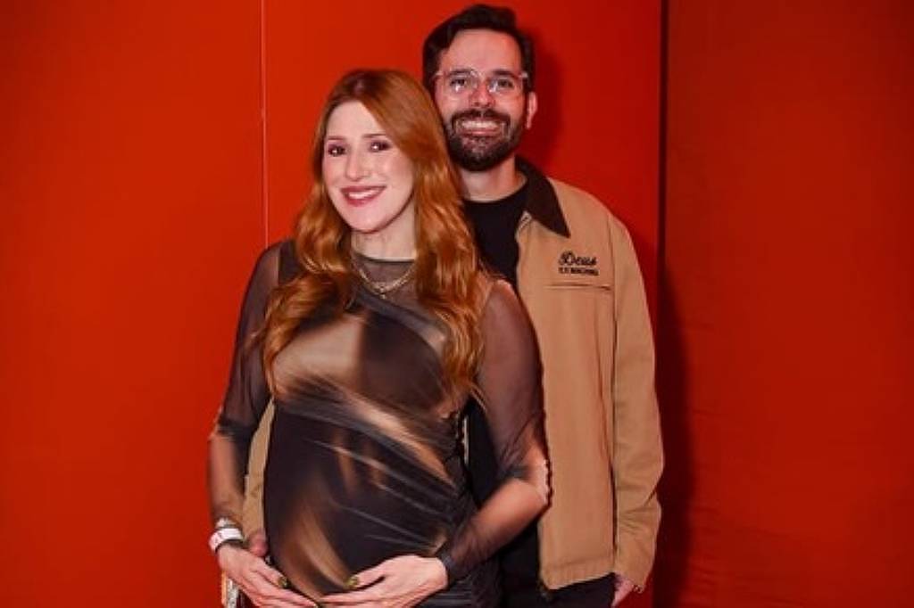 Grávida, Dani Calabresa anuncia nome do filho: Bernardo; veja vídeo