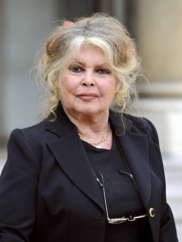 (FILES) French actress and animal rights activist Brigitte Bardot leaves the Elysee Palace in Paris on September 27, 2007 after a meeting with French President Nicolas Sarkozy. Brigitte Bardot will turn 90 on September 28, 2024. (Photo by Eric Feferberg / AFP) ORG XMIT: 0008