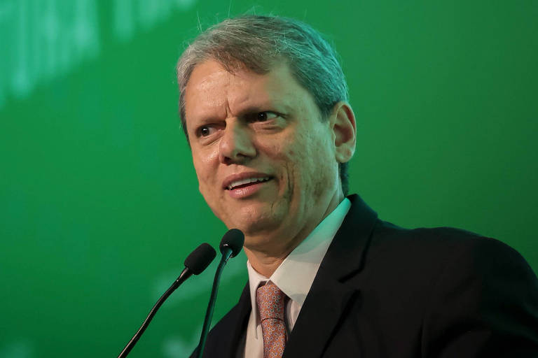 Tarcísio diz nos Estados Unidos que não existe direita sem Bolsonaro