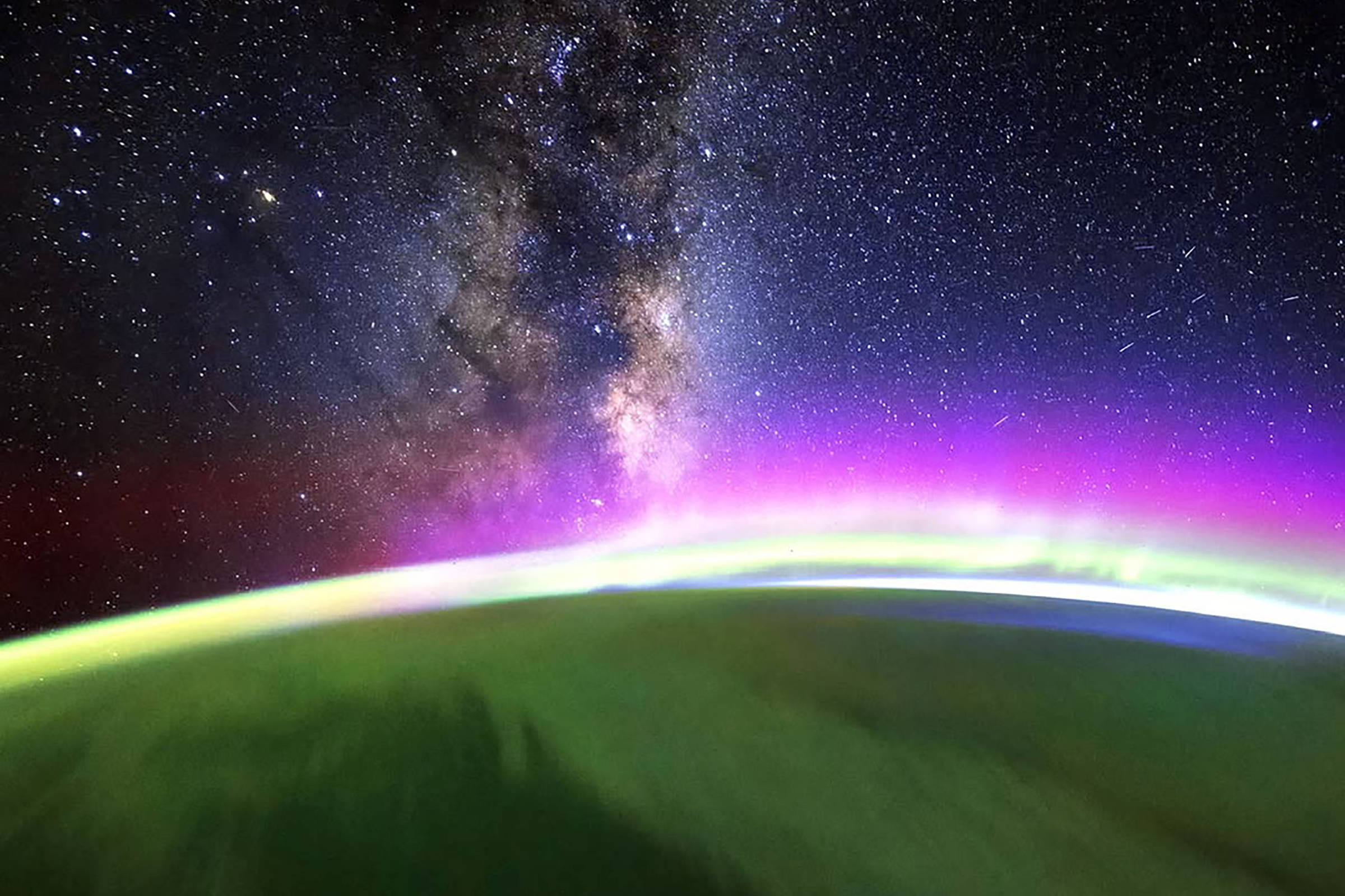 1 astronauta, muitas câmeras e 220 dias de imagens incríveis do espaço