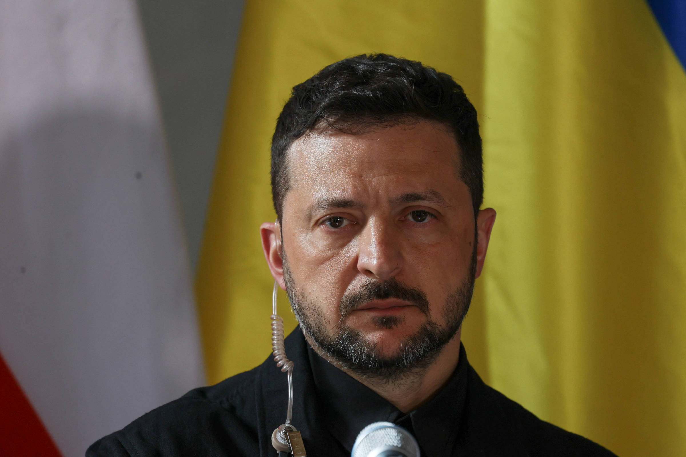 Zelenski só vai negociar com Rússia na Turquia se Putin também for, diz Ucrânia