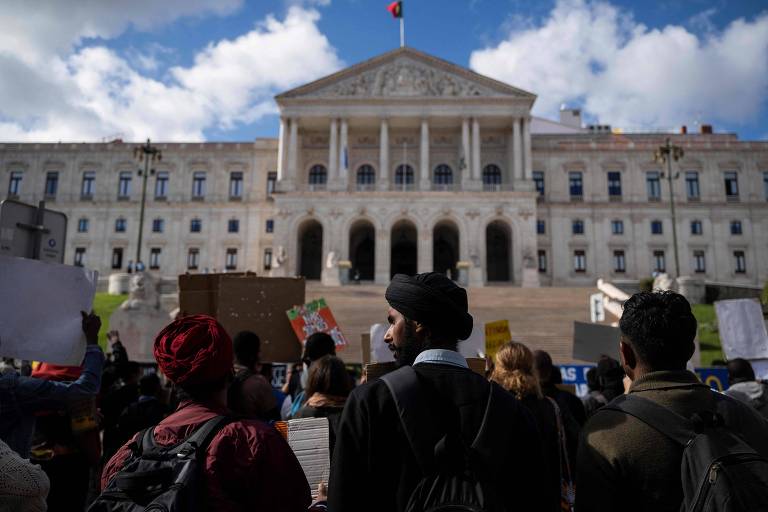 Burocracia e mudanças em legislação deixam imigrantes em limbo em Portugal