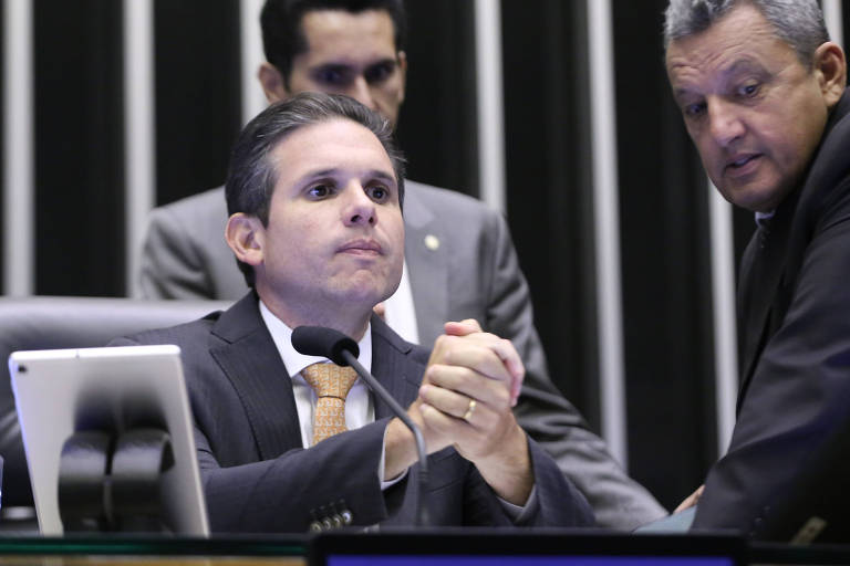 Congresso inventa inimigos imaginários para defender impunidade