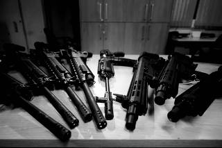 Depósito de armas apreendidas na divisão de produtos controlados do DPPC