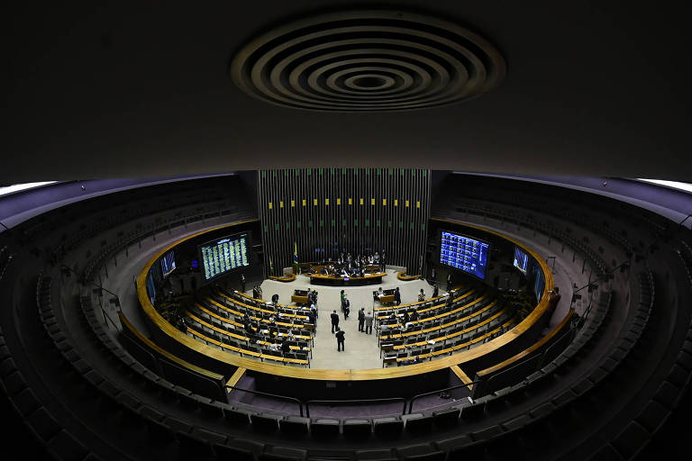 Criadas em 2021, as federações exigem que partidos atuem unidos por quatro anos (toda uma legislatura), com aliança obrigatória nas esferas nacional, estadual e municipal, sem permitir coligações regionais divergentes