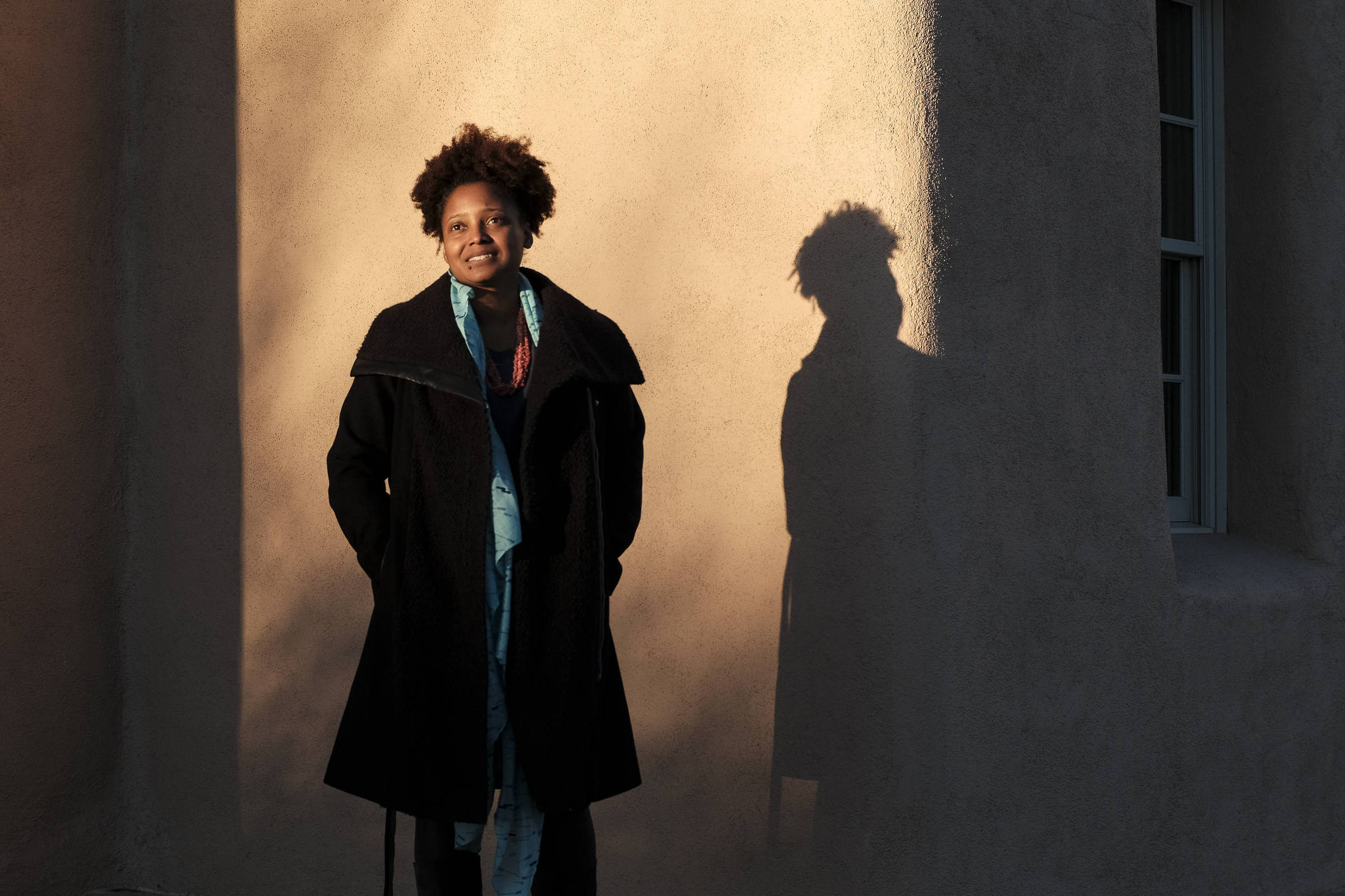Sou mulher e negra, mas meus poemas vêm de lugar mais fundo, diz Tracy Smith