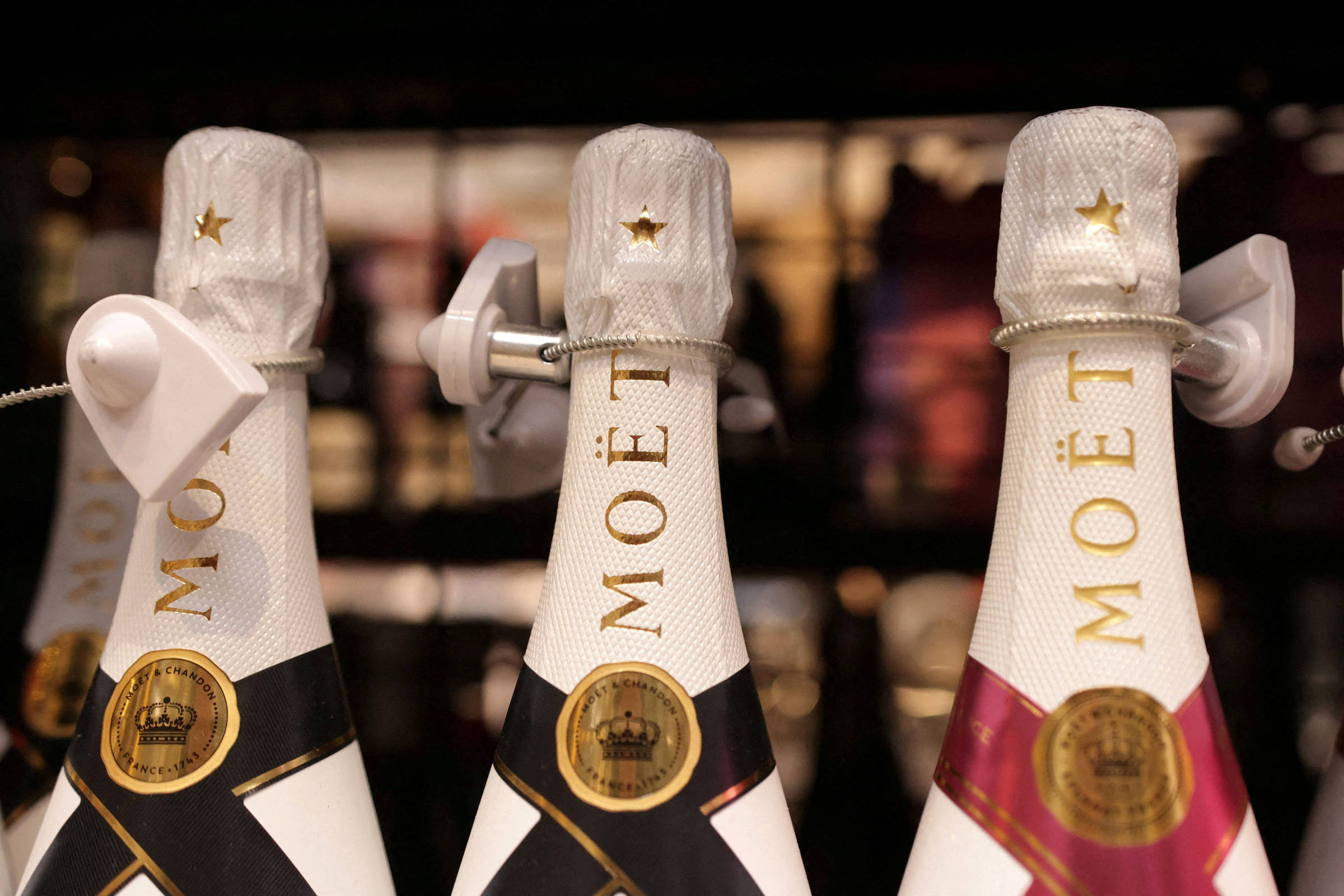 Erros de gestão e queda no consumo de bebidas marcam crise da Moët Hennessy