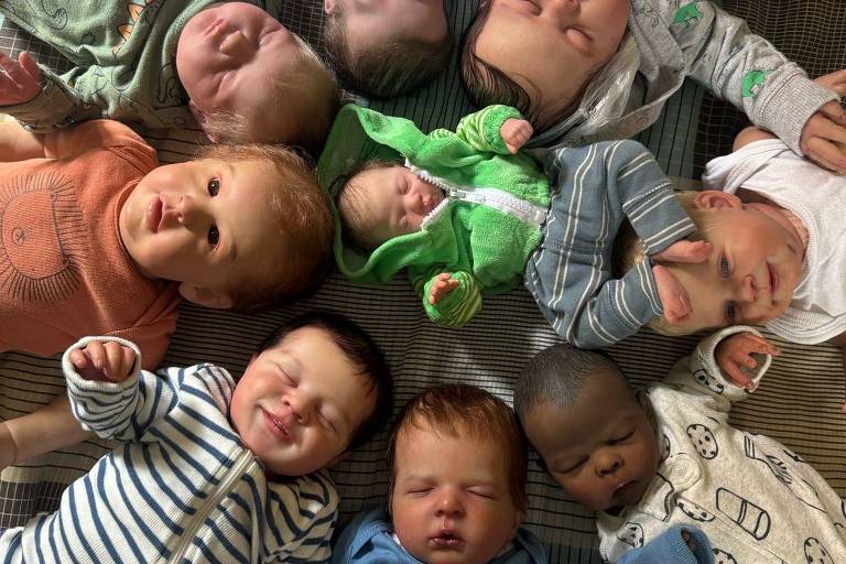 Por que mulheres são criticadas por ter 'bebês reborn', e o que isso diz sobre a maternidade
