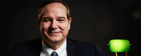 SAO PAULO/ SP, BRASIL, 08/04/2025: Retrato do dr. Paulo Hoff, oncologista da Rede D'Or na Casa Folha. (Foto: Zanone Fraissat/Folhapress, CASA FOLHA)***EXCLUSIVO****