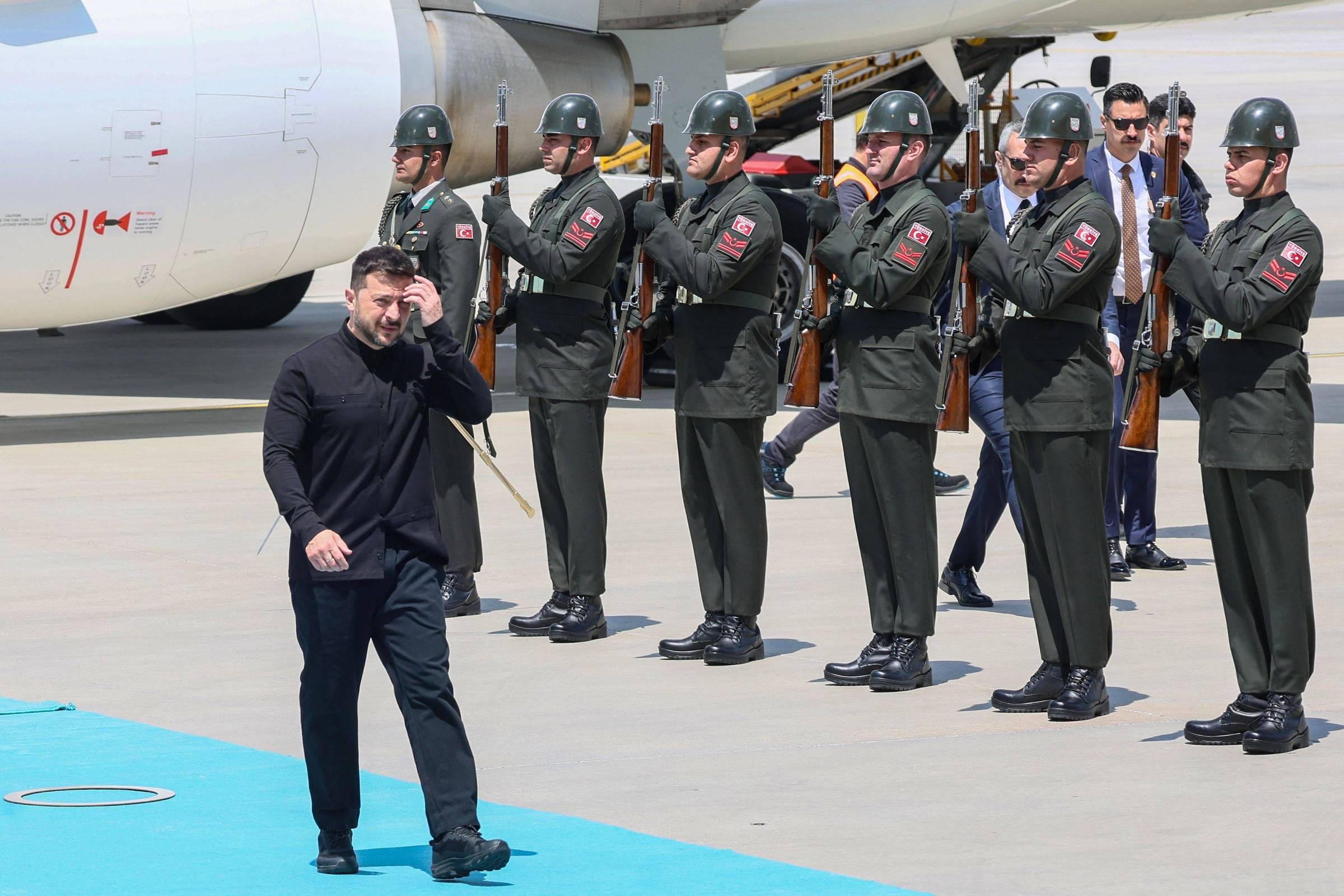 Sem sinal de Putin, Zelenski cancela ida a Istambul para negociações de paz