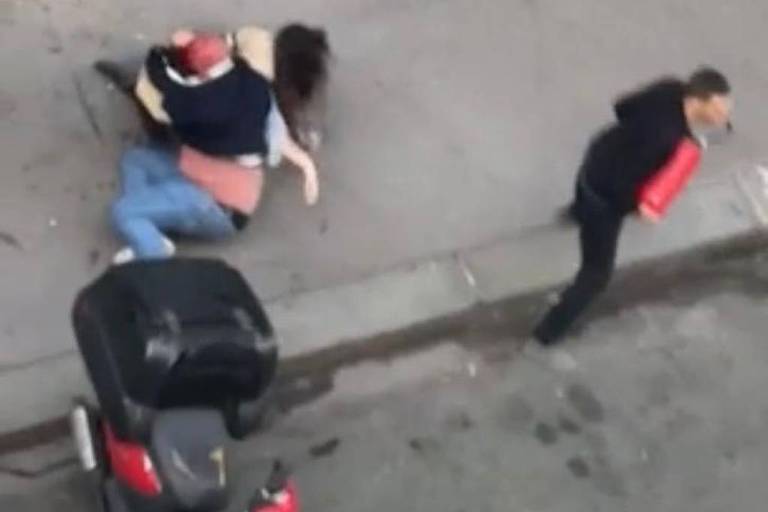 Homens encapuzados tentam sequestrar casal e criança em Paris; veja vídeo