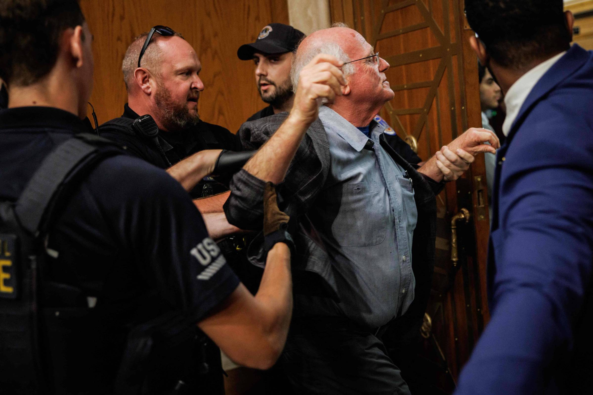 Ben Cohen, cofundador da Ben & Jerry's, é preso em protesto no Senado dos EUA; veja vídeo
