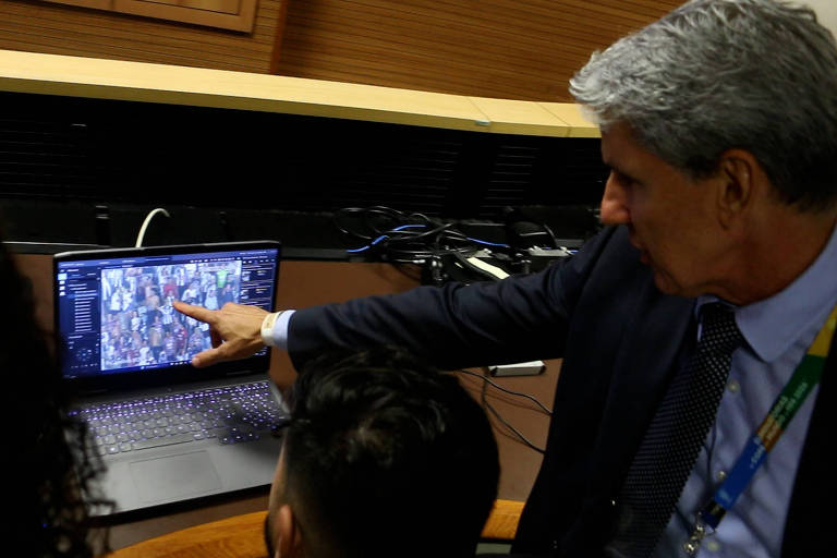 Torcedor chileno é preso no Maracanã após fazer gestos racistas