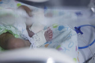 Bebê recém-nascido internado em hospital de Boa Vista