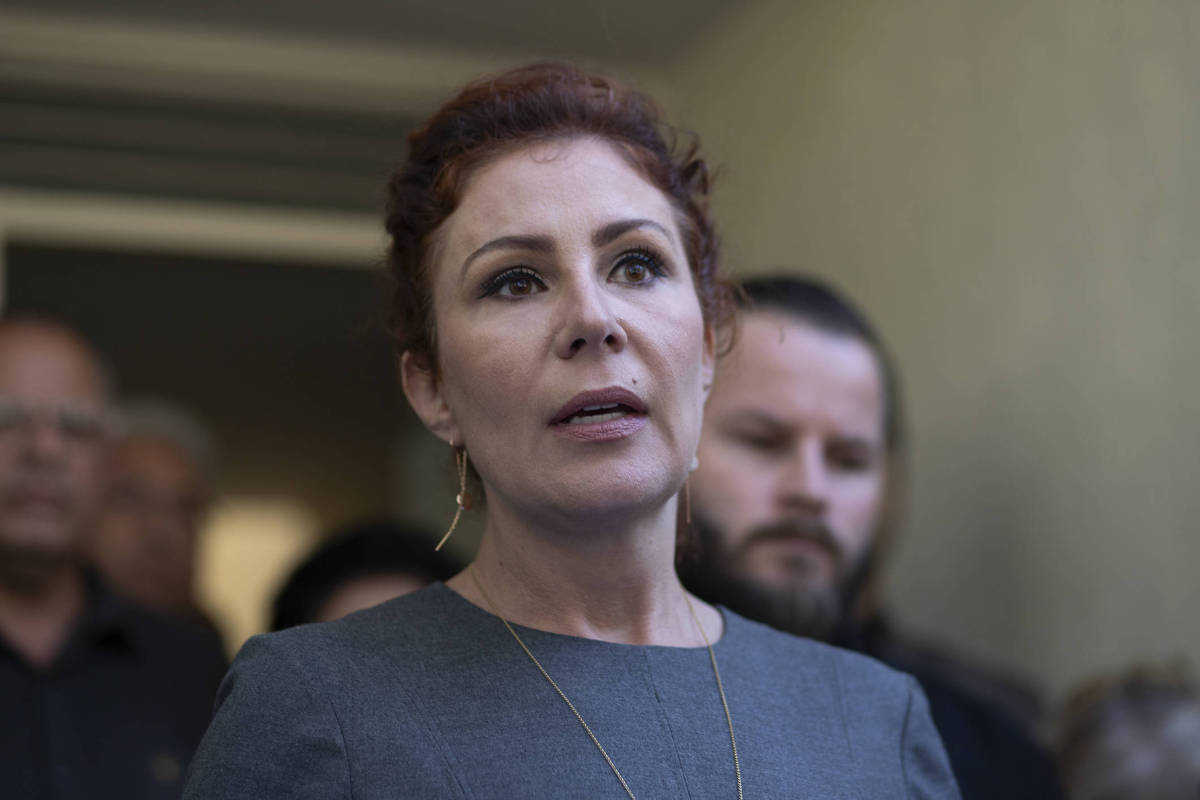 Carla Zambelli critica condenação pelo STF e diz que não sobreviveria na cadeia