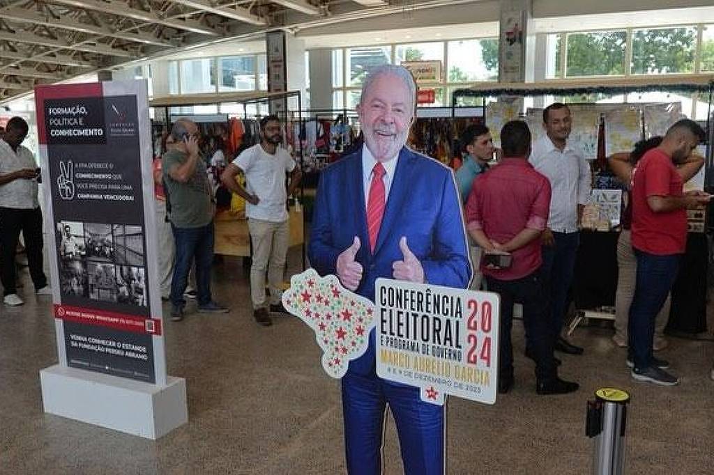 Corrente majoritária do PT registrará chapa para eleição interna em ato com ministros